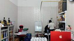 Burlington Square (D7), Retail #504329501